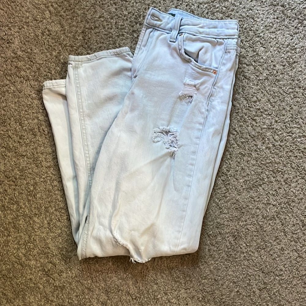 Women’s high rise mom jeans